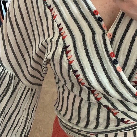 Altair’s State | Crop Top - Picture 2 of 8